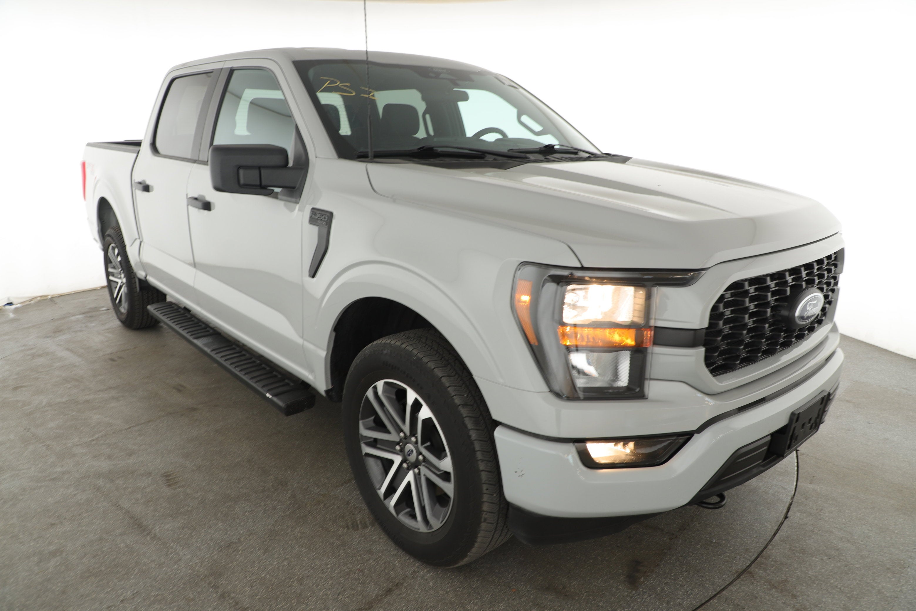 2023 Ford F-150 Base