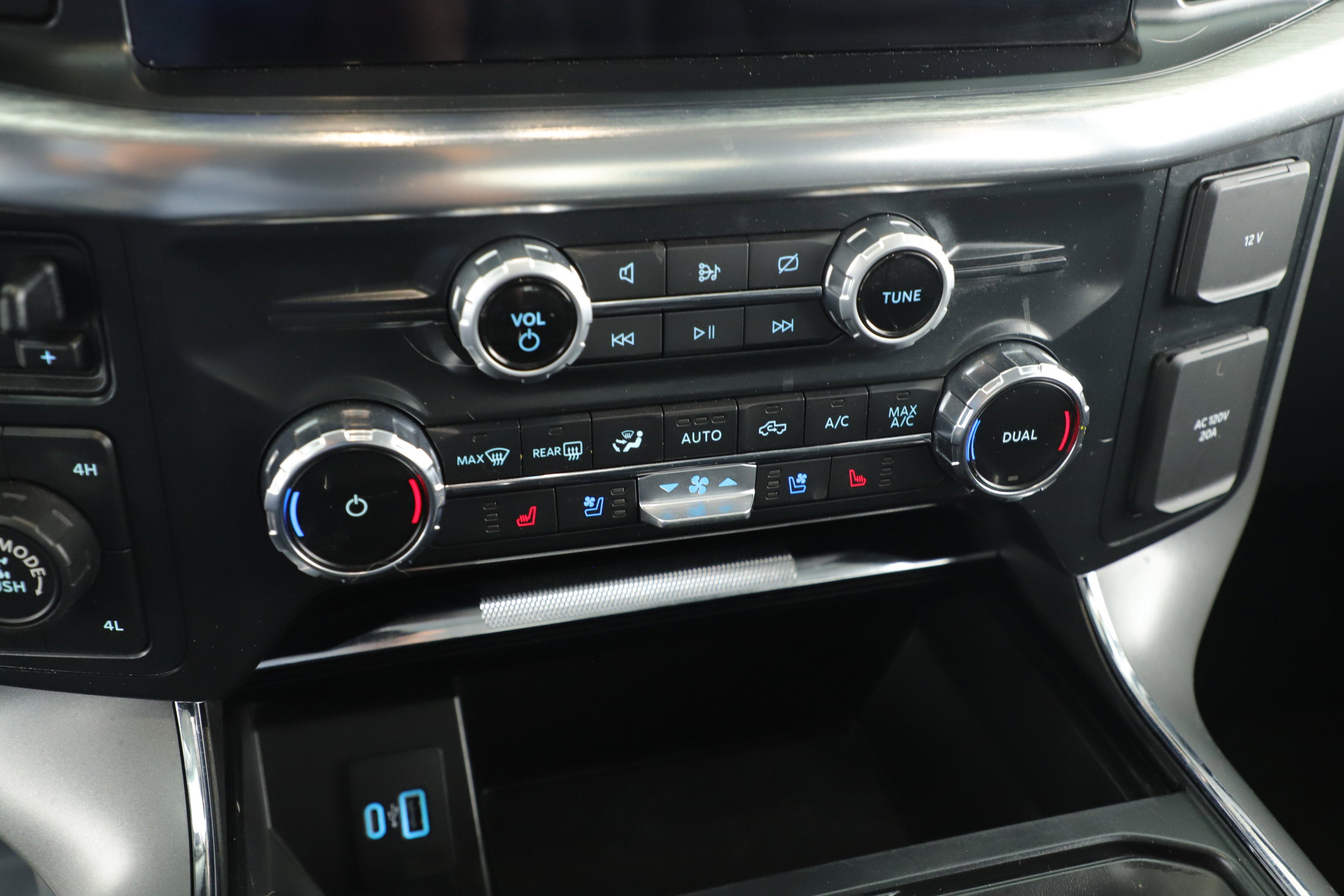 2022 Ford F-150 Base