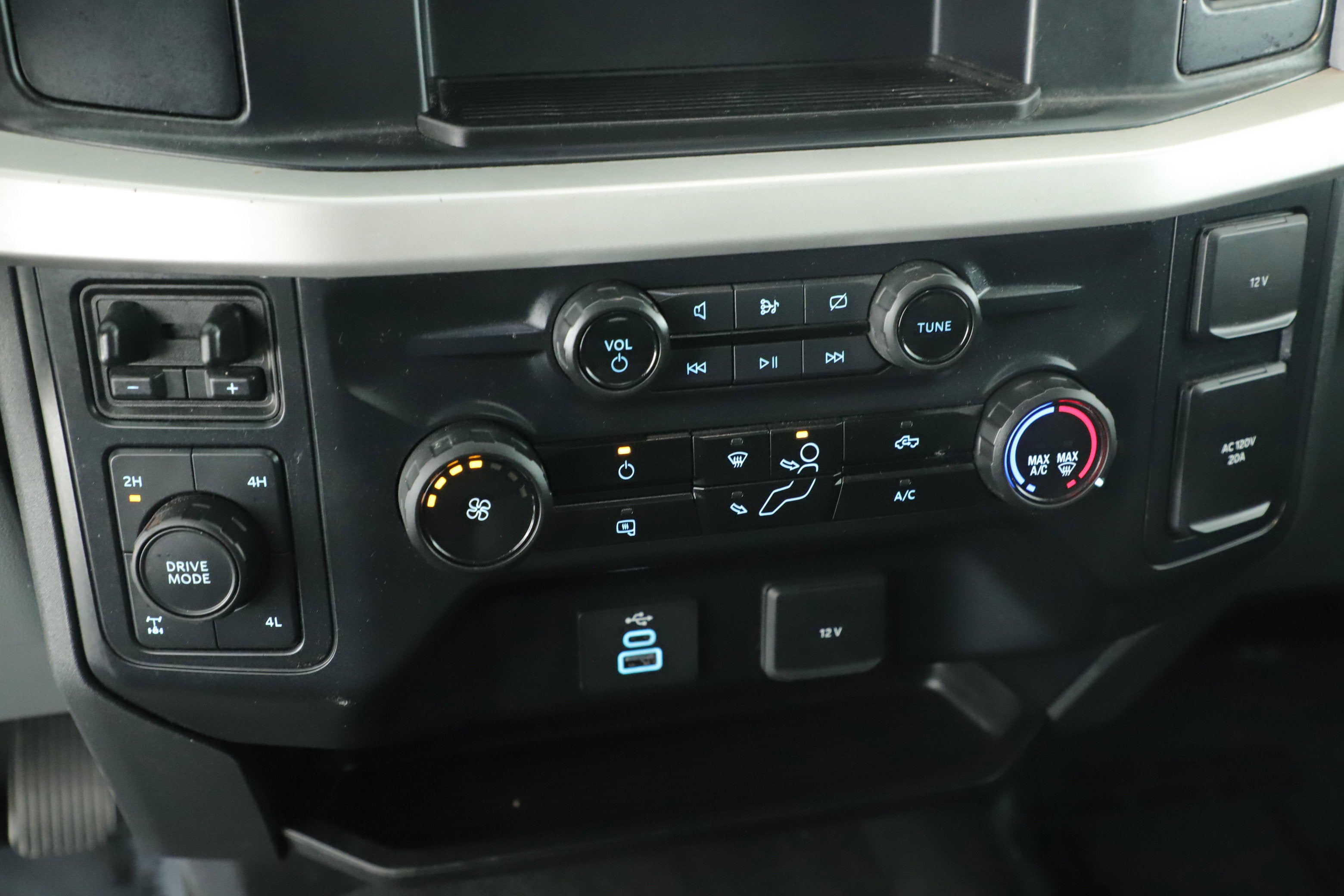 2024 Ford Super Duty F-350 SRW XL