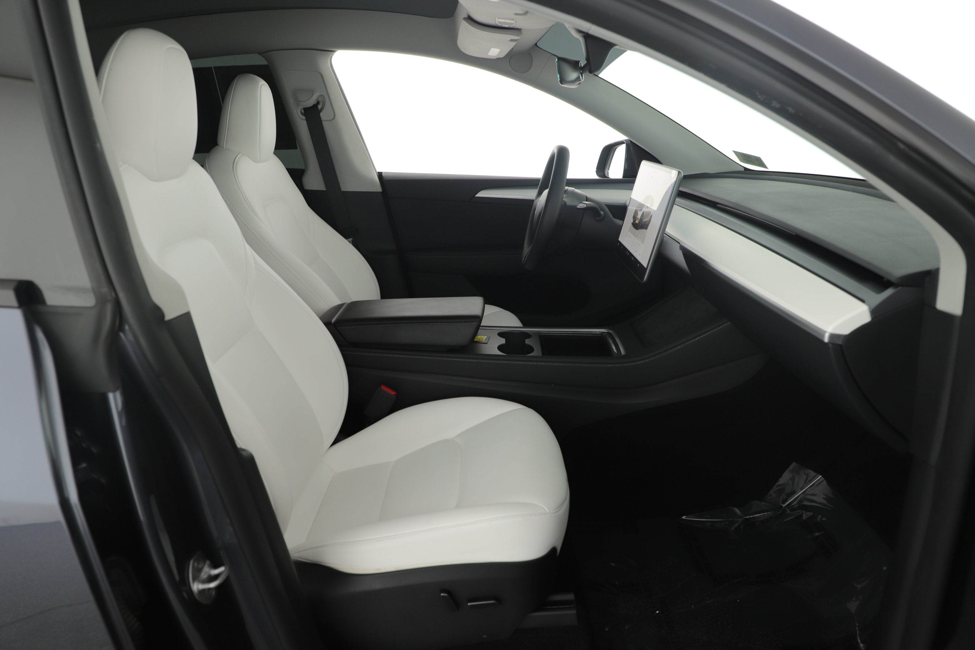 2023 Tesla Model Y Base