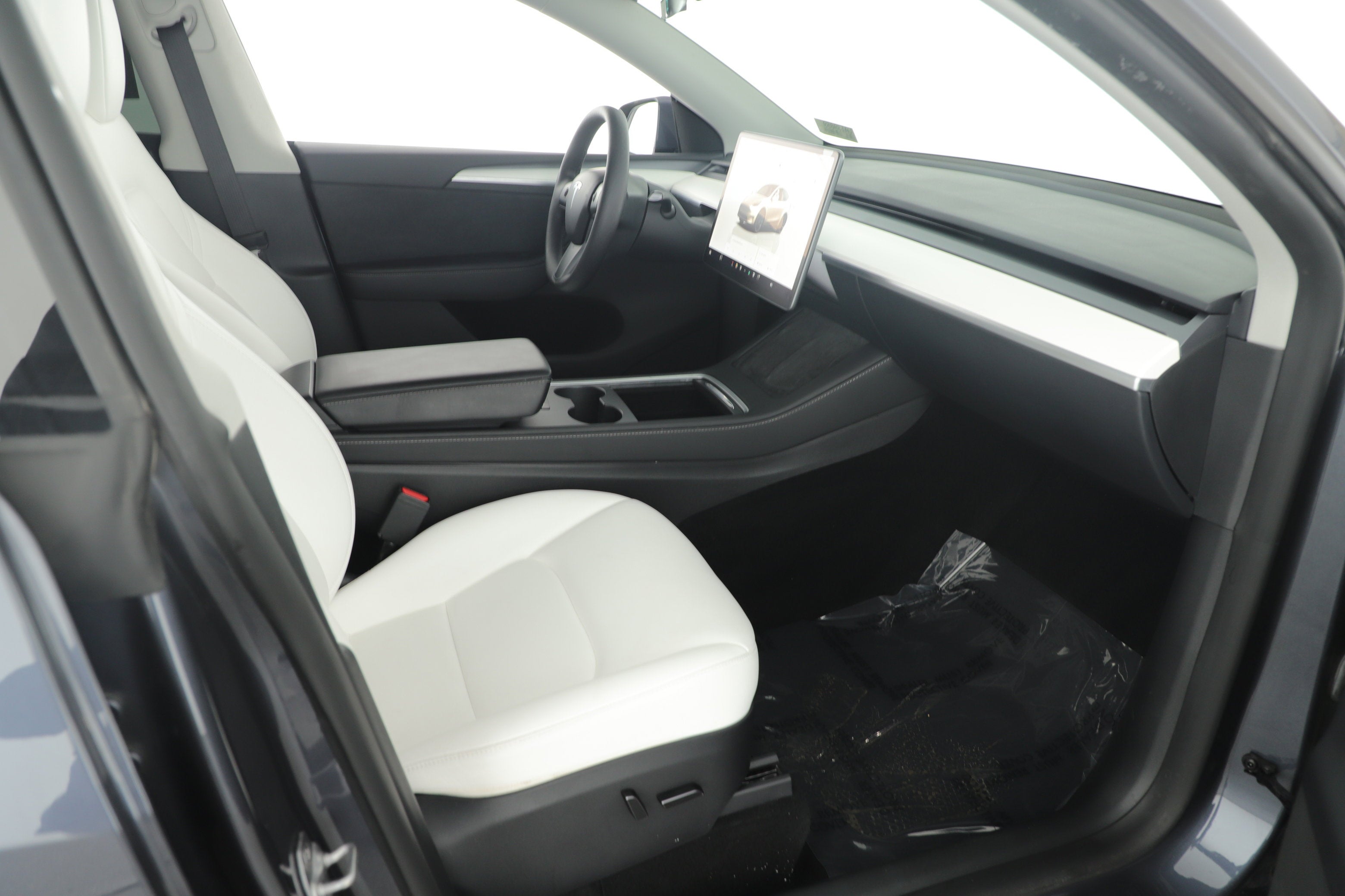 2023 Tesla Model Y Base