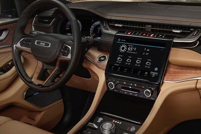 2025 Jeep Grand Cherokee Interior